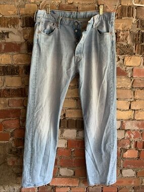Levi's 501 button fly Light Wash Men's Jeans